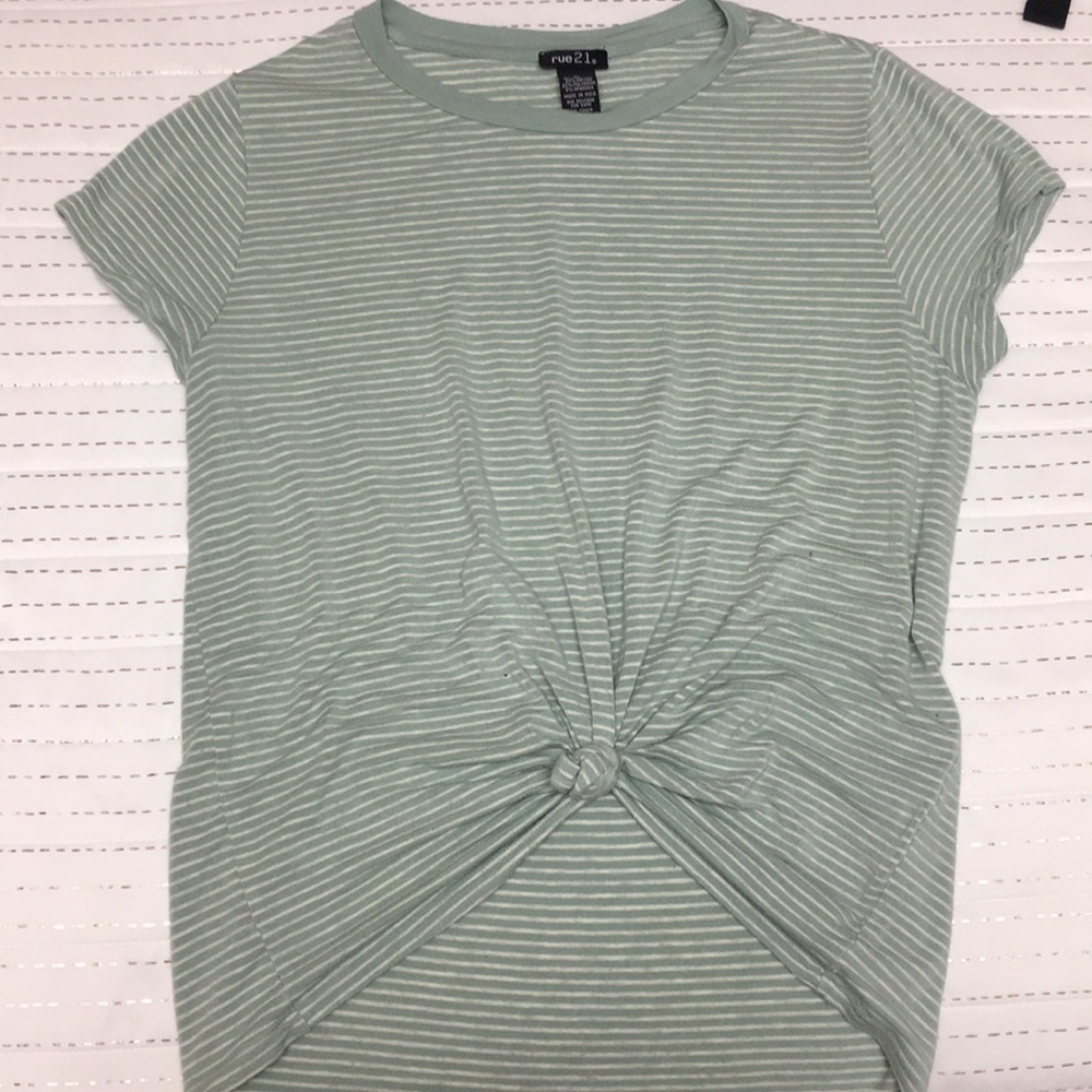 Knotted shirt